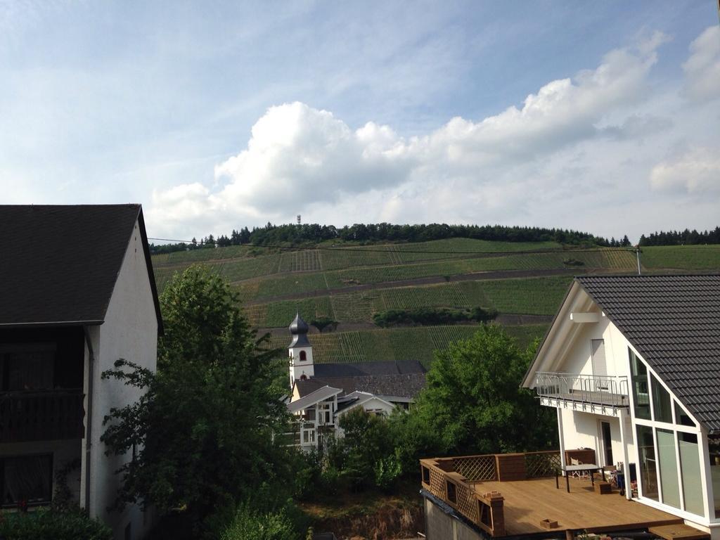 Gaestehaus Jufferpanorama Brauneberg Exterior foto